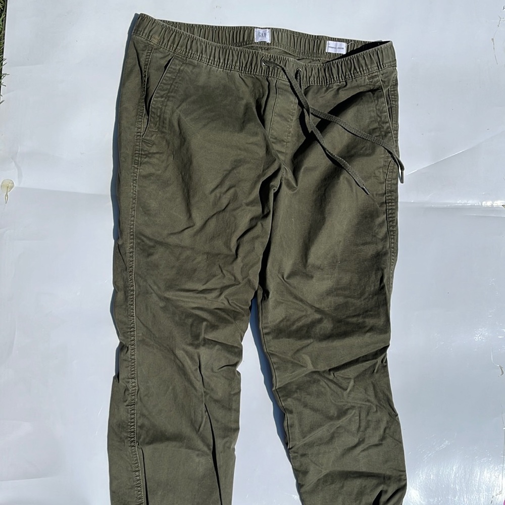 Men’s Gap Essential joggers